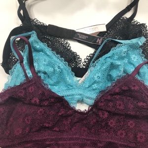 NWT Set of 3 Victoria Secret Bralette’s (large)